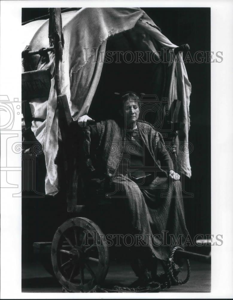 1992 Press Photo Olympia Dukakis in Mother Courage - 795 - cvp03427 - Historic Images