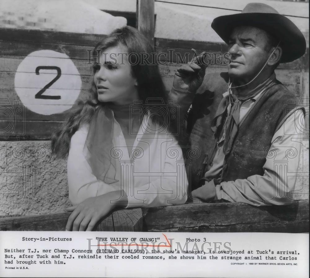 1969 Press Photo Richard Carlson and Gila Golan star in The Valley of Ghangi - Historic Images