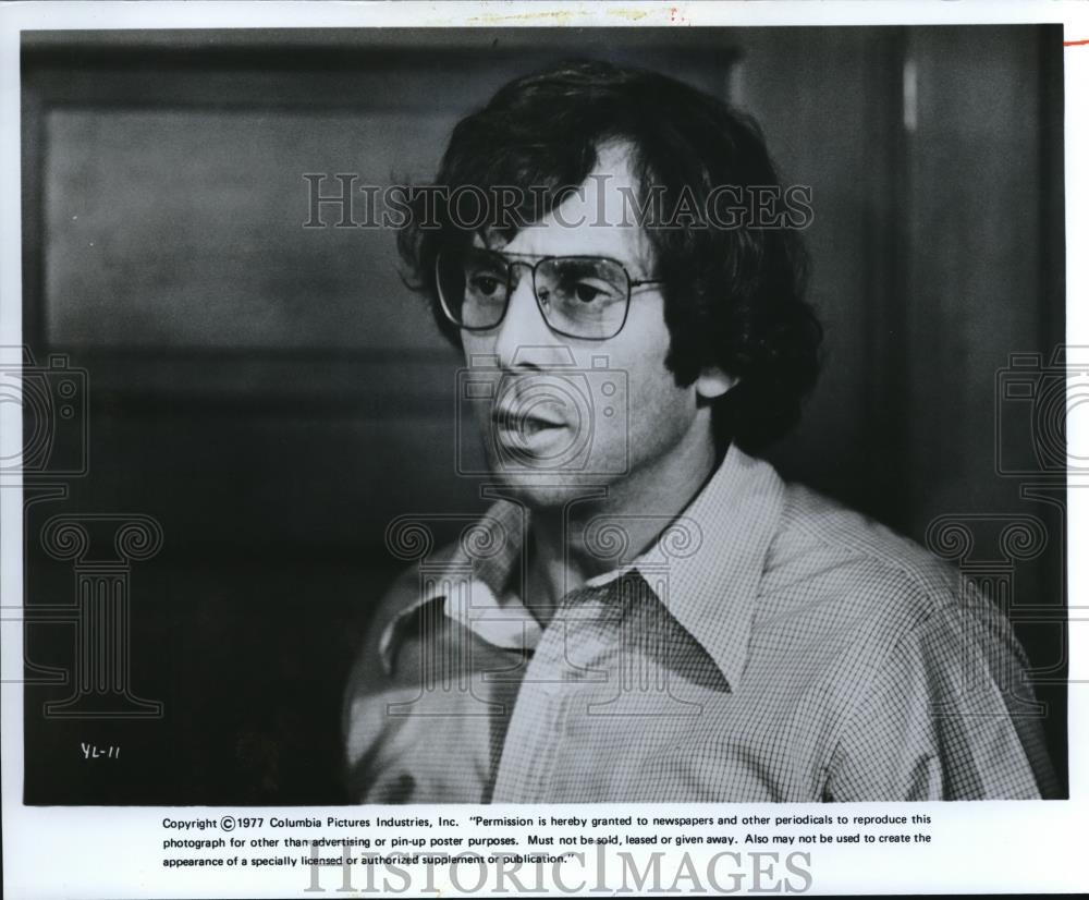 1977 Press Photo Joseph Brooks Actor - Historic Images