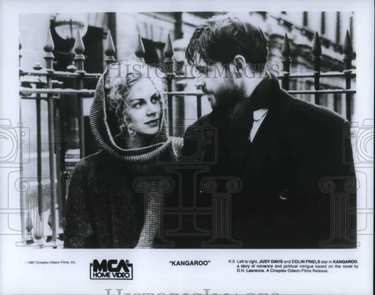 1967 Press Photo Kangaroo Judy Davis And Caolin Friels - cvp19373 - Historic Images