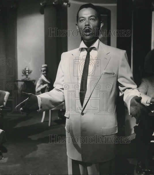 1952 Press Photo Billy Eckstine in Skirts Ahoy! - cvp06075 - Historic Images