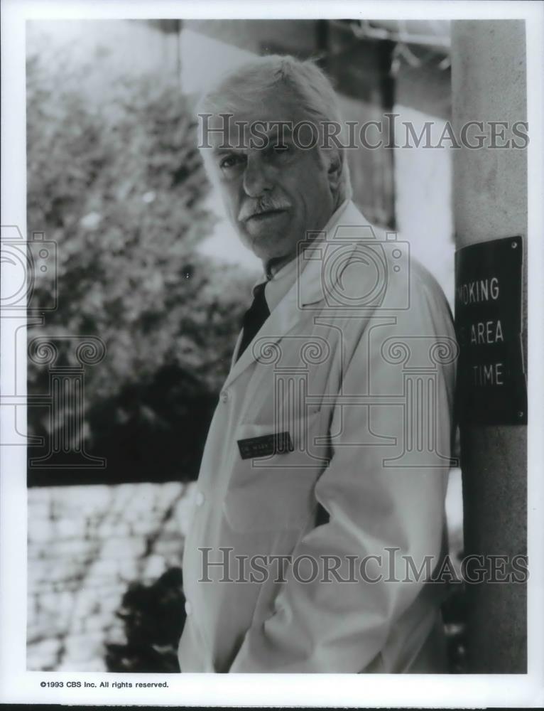 1993 Press Photo Dick Van Dyke in A Twist of the Knife - cvp10824 - Historic Images