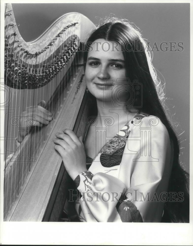 1983 Press Photo Alice Giles Classical Music Harpist - cvp13765 - Historic Images