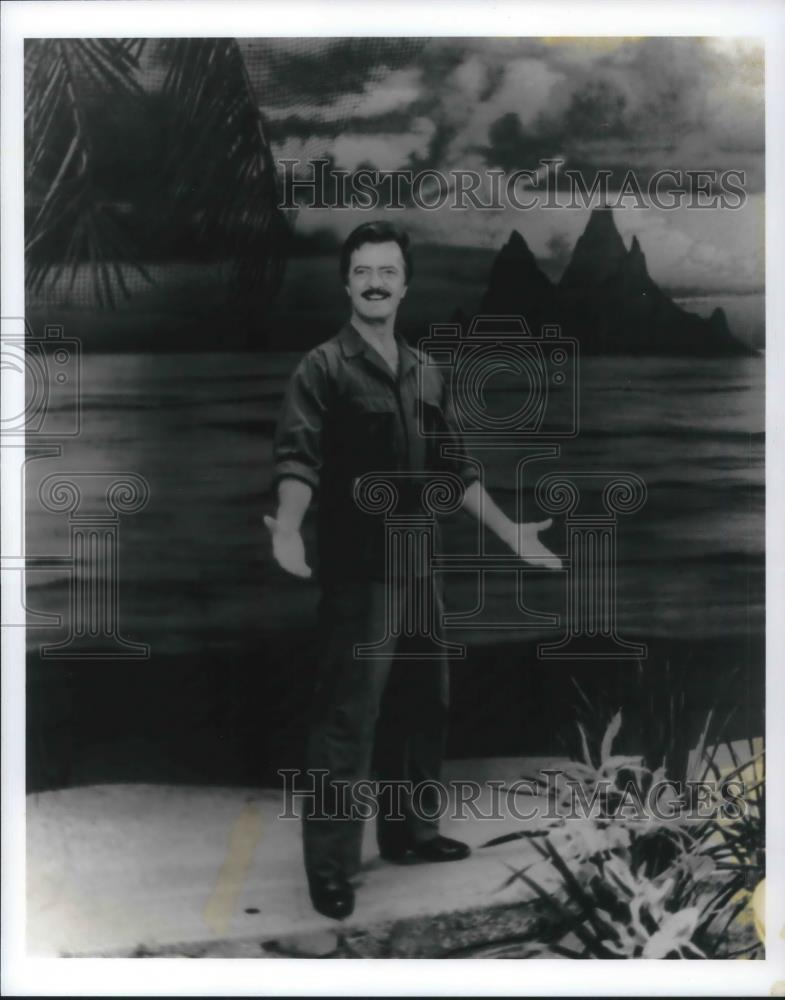1997 Press Photo Robert Goulet stars as Emile DeBecque in South Pacific - Historic Images