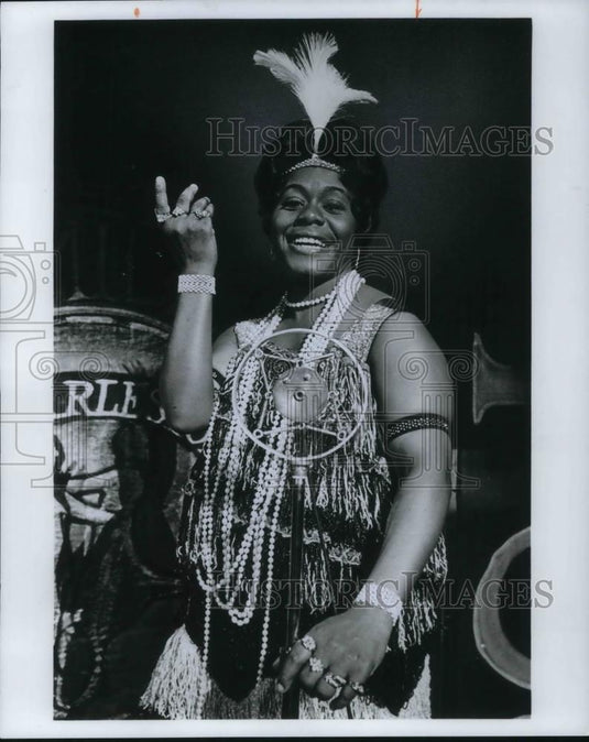 1976 Press Photo Lucille Futrell Harvey Bubbling Brown Sugar - cvp17174 - Historic Images