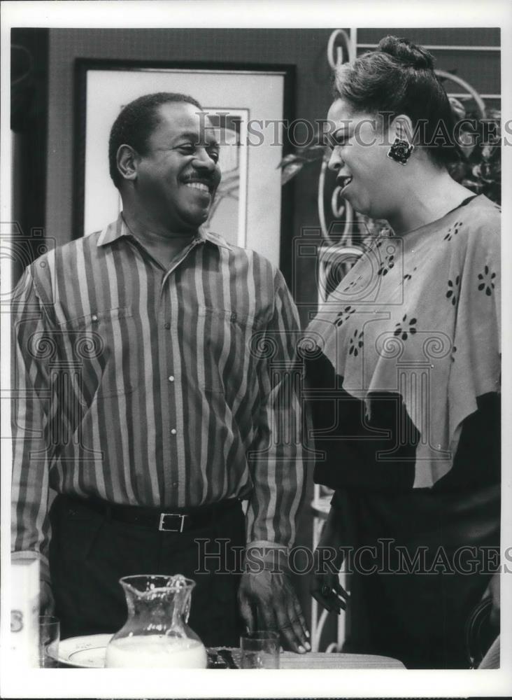 1986 Press Photo Flip Wilson and Della Reese in Charlie & Company - cvp08741 - Historic Images