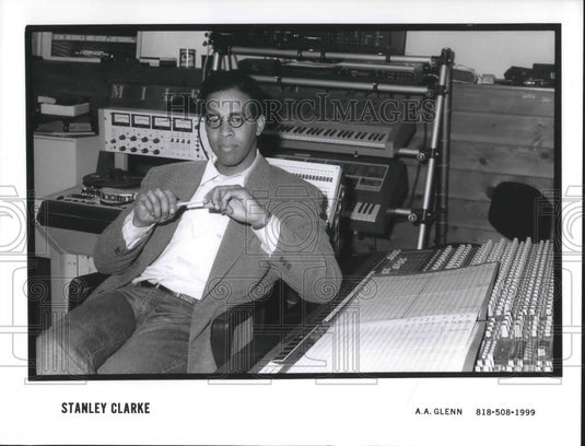 1993 Press Photo Stanley Clarke Jazz Funk Double Bassist Musician Composer - Historic Images