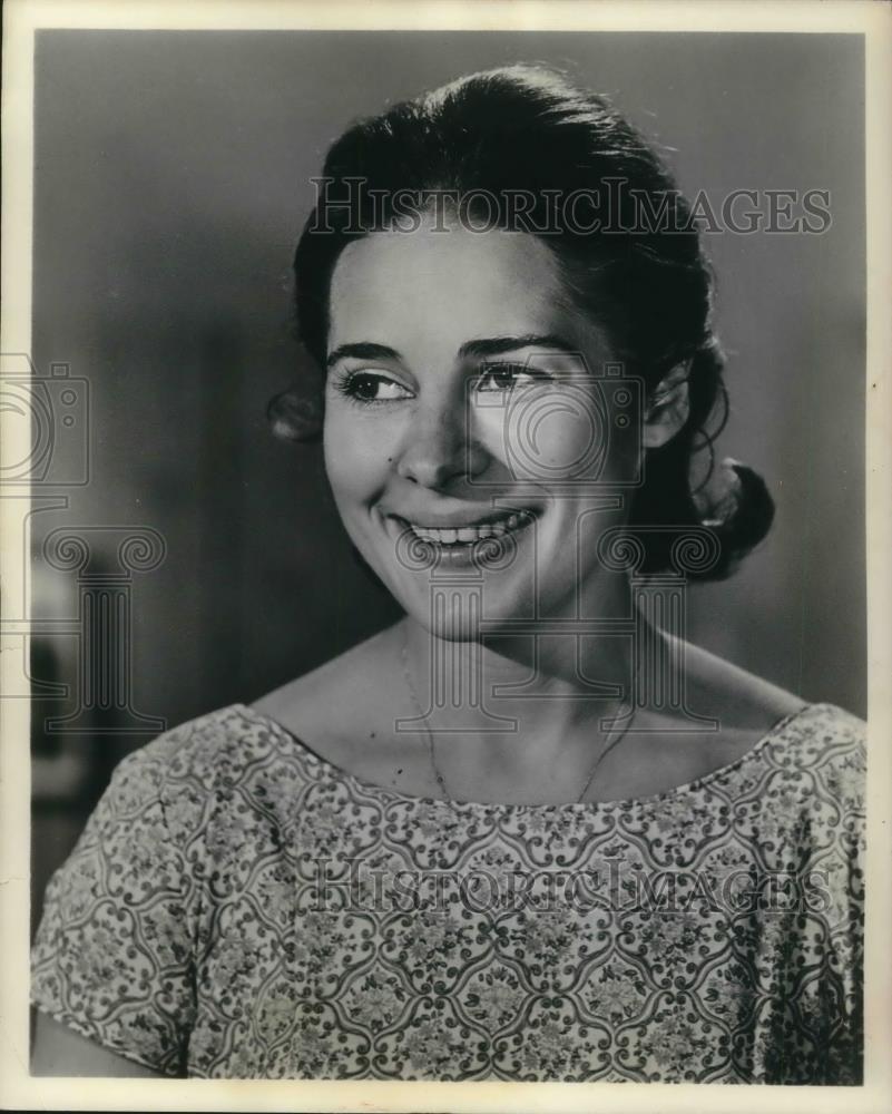 1962 Press Photo Joan Hackett in A place to hide - cvp17704 - Historic Images