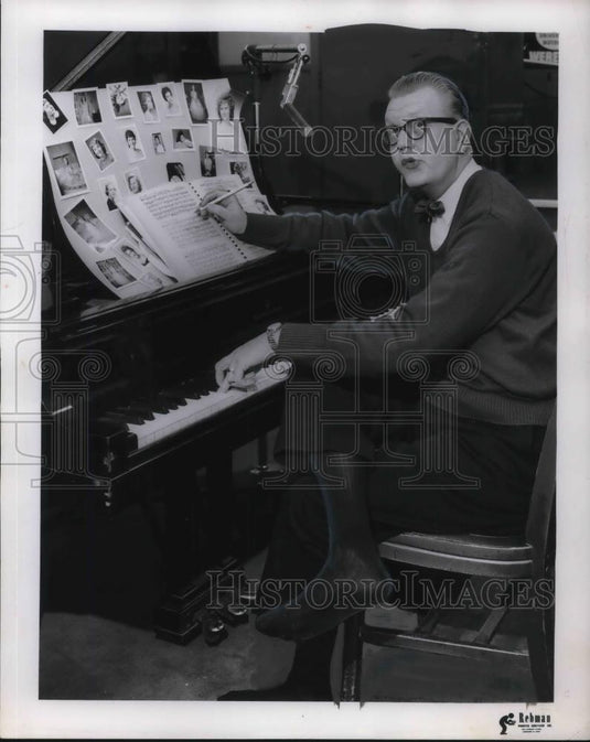 1960 Press Photo E. Floyd and Ed Fisher - cvp19547 - Historic Images