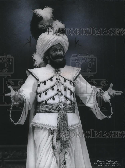 1974 Press Photo Fernando Corena in L'Italiana in Algeri - cvp01585 - Historic Images