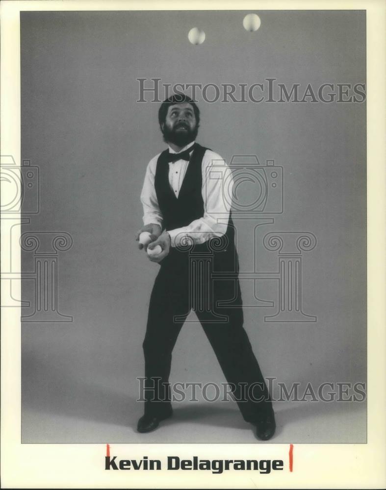 1993 Press Photo Kevin Delagrange Rubber City Jugglers - cvp03951 - Historic Images