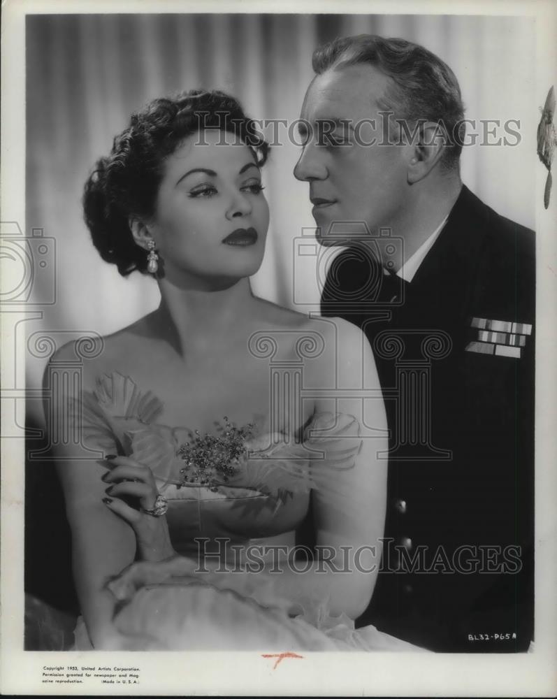 1953 Press Photo Ivonne De Carlo and Alec Guinness in the picture - cvp17714 - Historic Images