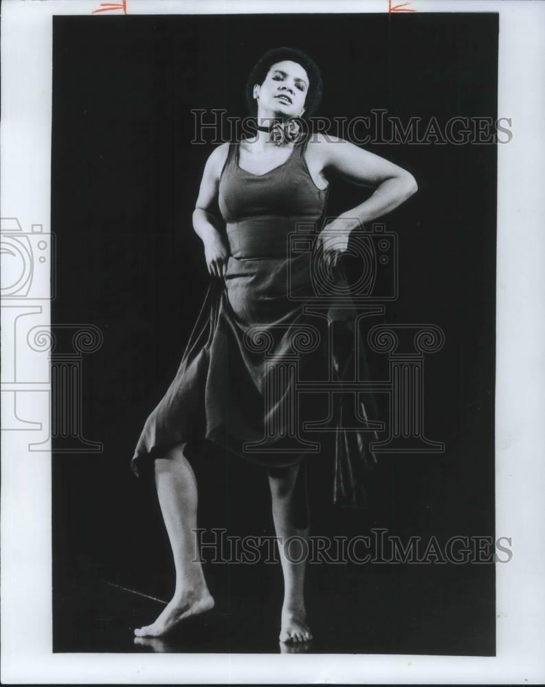 1977 Press Photo Trazana Beverly For Colored Girls Who Have Considered Suicide - Historic Images