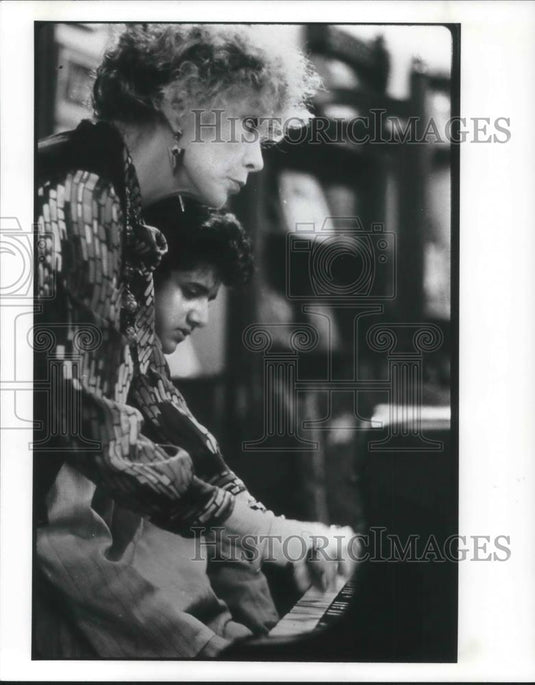 1988 Press Photo Scene From Madame Sousatzka - cvp09954 - Historic Images