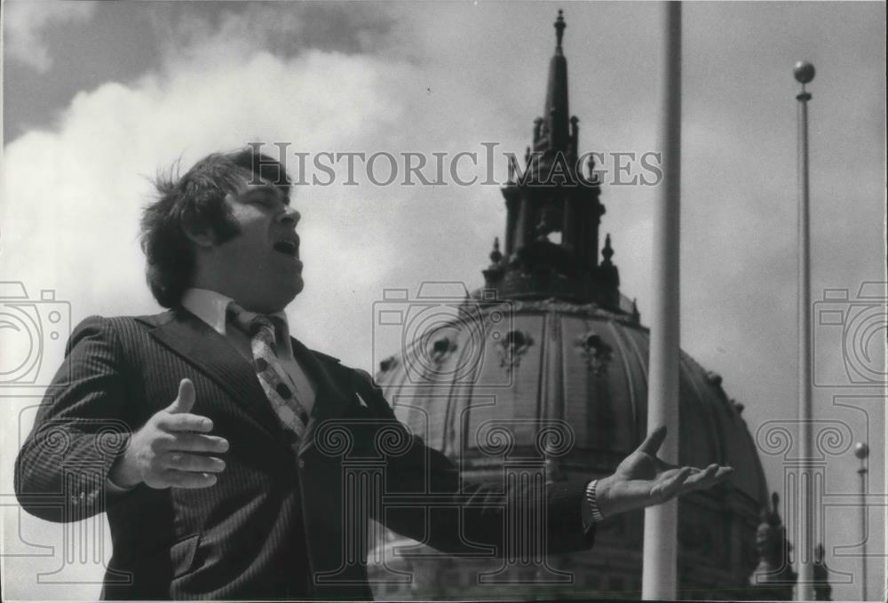 1976 Press Photo Aaron Bergell Operatic Tenor San Francisco Opera - cvp02125 - Historic Images