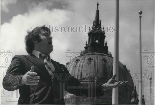 1976 Press Photo Aaron Bergell Operatic Tenor San Francisco Opera - cvp02125 - Historic Images