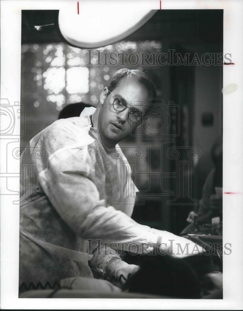 1999 Press Photo Anthony Edwards on ER - cvp06042 - Historic Images