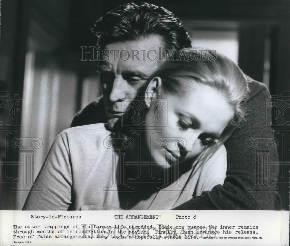 1969 Press Photo Faye Dunaway and Kirk Douglas in The Arrangement - cvp02950 - Historic Images