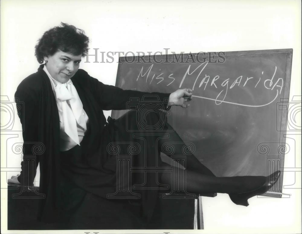 1991 Press Photo Harriet DeVeto in Miss Margarida&#39;s Way - cvp05840 - Historic Images