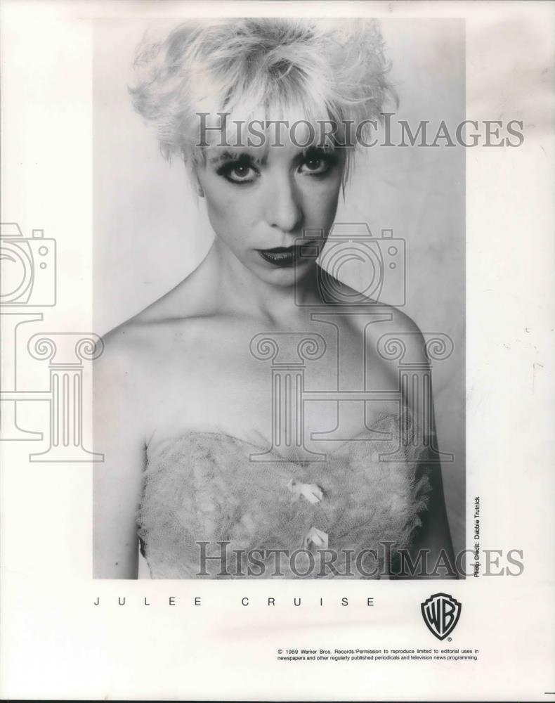 1990 Press Photo Julee Cruise Singer Songwriter Musician Actress - cvp01464 - Historic Images