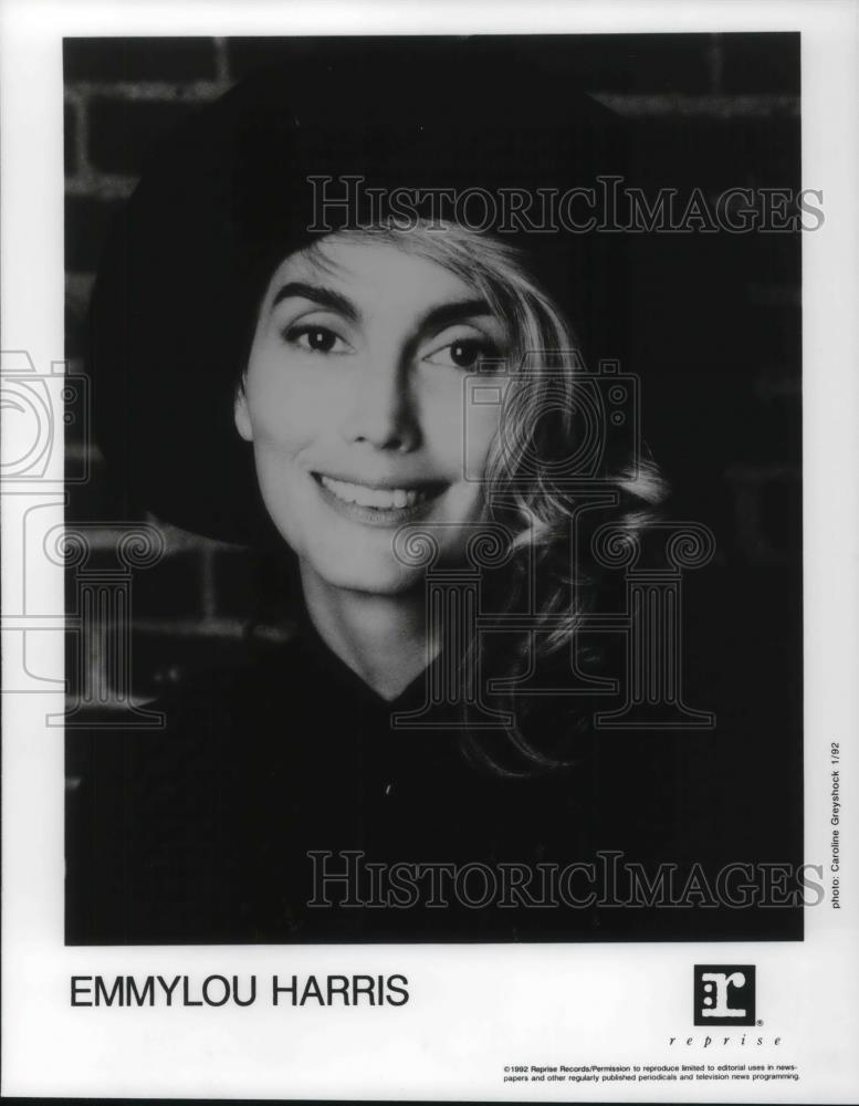 1992 Press Photo Emmylous Harris American singer and songwriter - cvp16150 - Historic Images