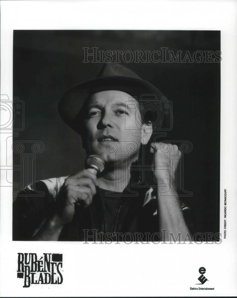 1990 Press Photo Ruben Blades Salsa Latin Singer Songwriter Actor Politician - Historic Images