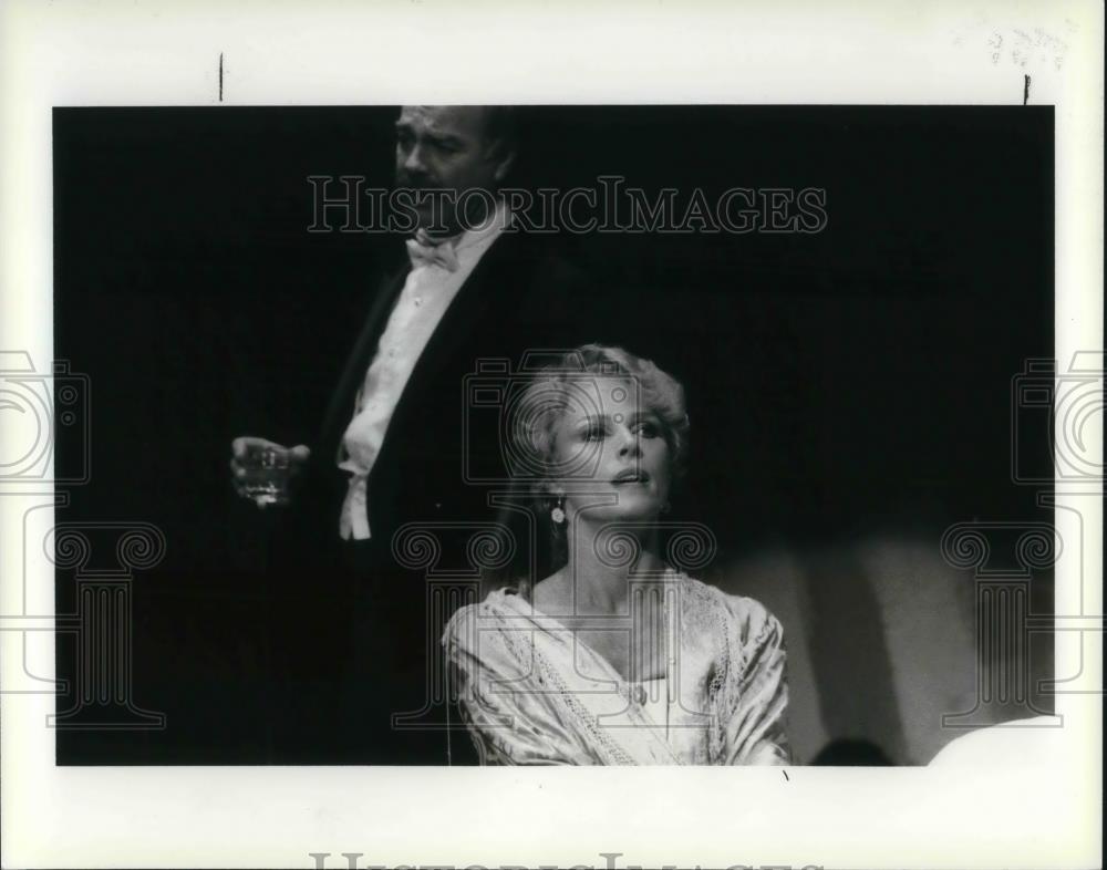 1986 Press Photo Terence Monk and Mariette Hartley in A Little Night Music - Historic Images