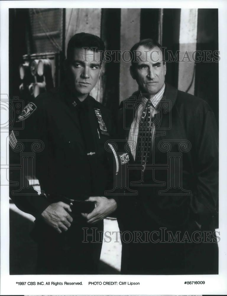 1997 Press Photo Jon Tenney and James Sikking on Brooklyn South - cvp09224 - Historic Images