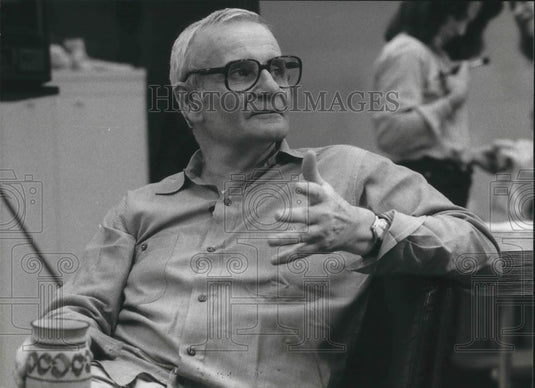 1982 Press Photo Lindsay Anderson Director of Britannia Hospital - Historic Images