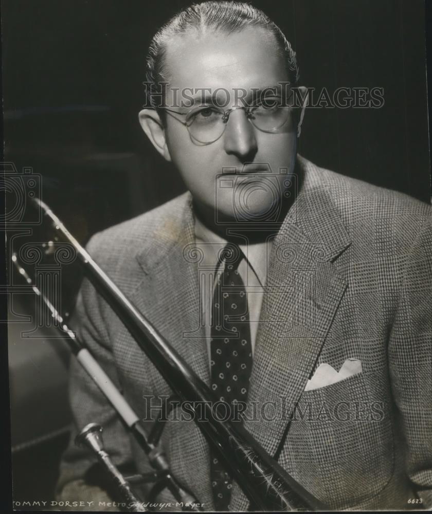 Press Photo Jimmy Dorsey Jazz Saxophonist Hosts Piano Concerto NBC - cvp03741 - Historic Images