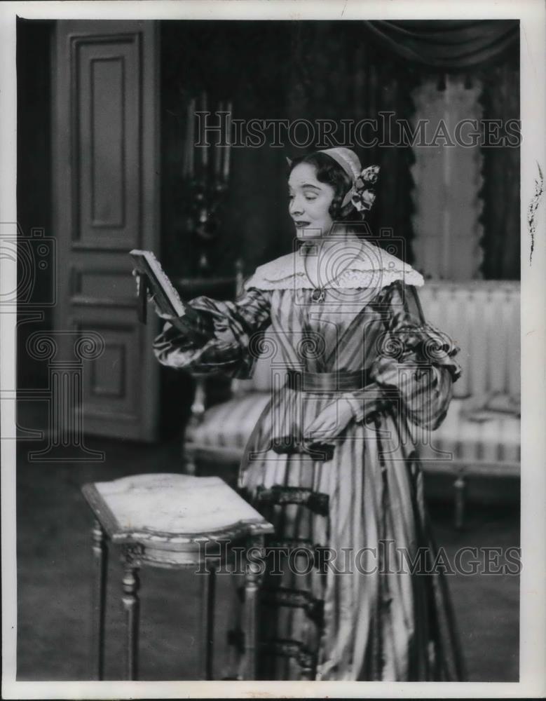 1952 Press Photo Helen Hayes - cvp16527 - Historic Images