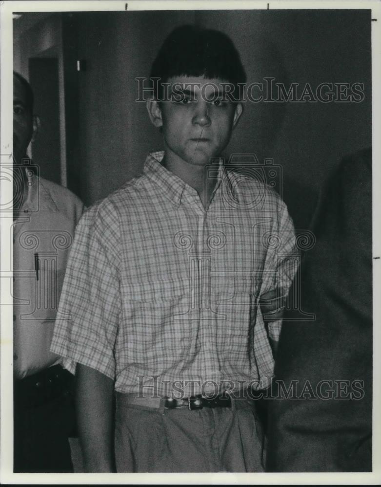 1990 Press Photo Clayton Joel Flowers in Deadend-Juveniles - cvp12771 - Historic Images