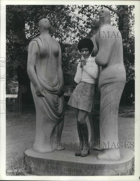1973 Press Photo Esther Anderson in A Warm December - cvp08683 - Historic Images