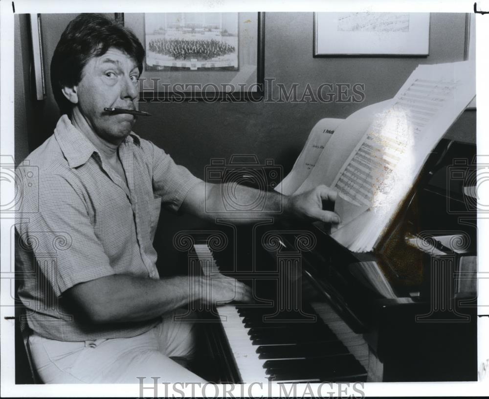 1987 Press Photo William Brohn Pianist Composer Arranger Alexander Nevsky Score - Historic Images