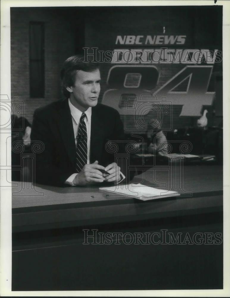 1984 Press Photo Tom Brokaw NBC Anchorman with Decision &#39;84 - cvp02694 - Historic Images
