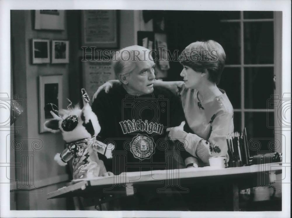 Press Photo Ted Knight and Nancy Dussault star in Too Close for Comfort - Historic Images