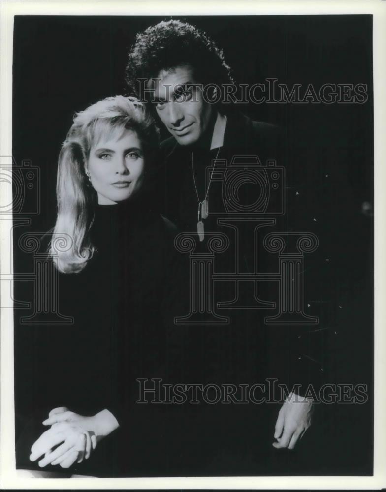 1990 Press Photo David Copperfield With Super Model Kim Alexis Niagra Falls - Historic Images