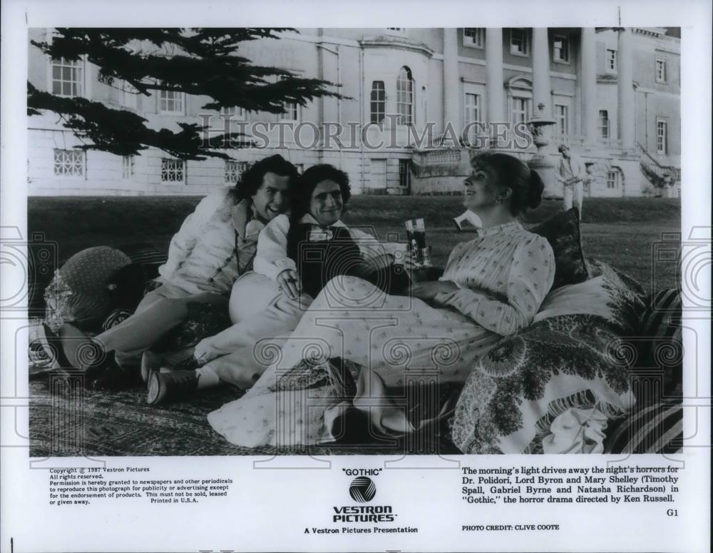 1987 Press Photo Timothy Spall, Gabriel Byrne & Natasha Richardson in Gothic - Historic Images