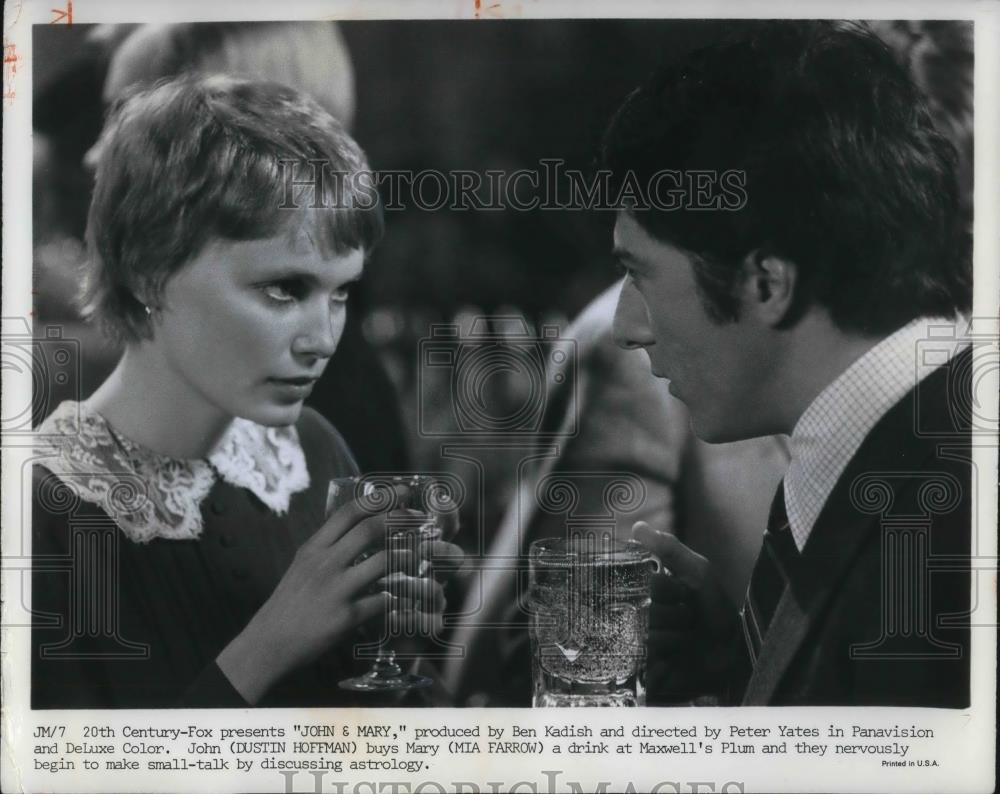 1969 Press Photo Dustin Hoffman and Mia Farrow star in John &amp; Mary - cvp12439 - Historic Images