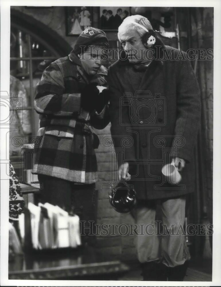 1988 Press Photo Dick Van Dyke &amp; Paul Scherrer in The Dick Van Dyke Show - Historic Images