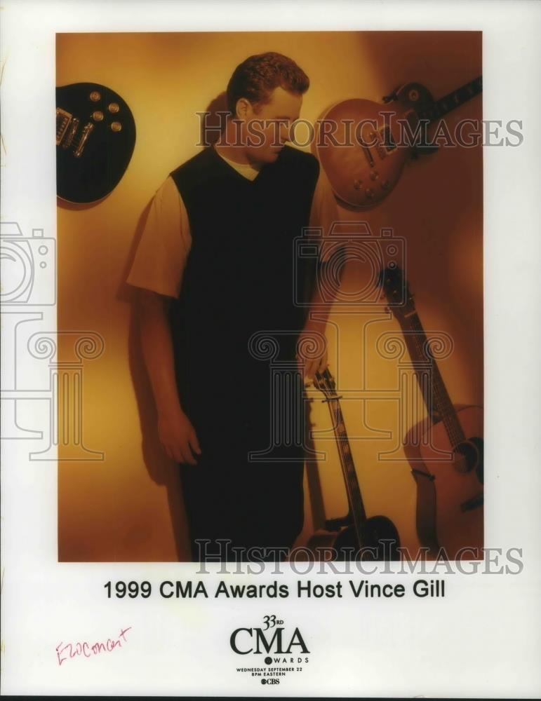 1999 Press Photo CMA Awards Host Vince Gill - cvp13783 - Historic Images