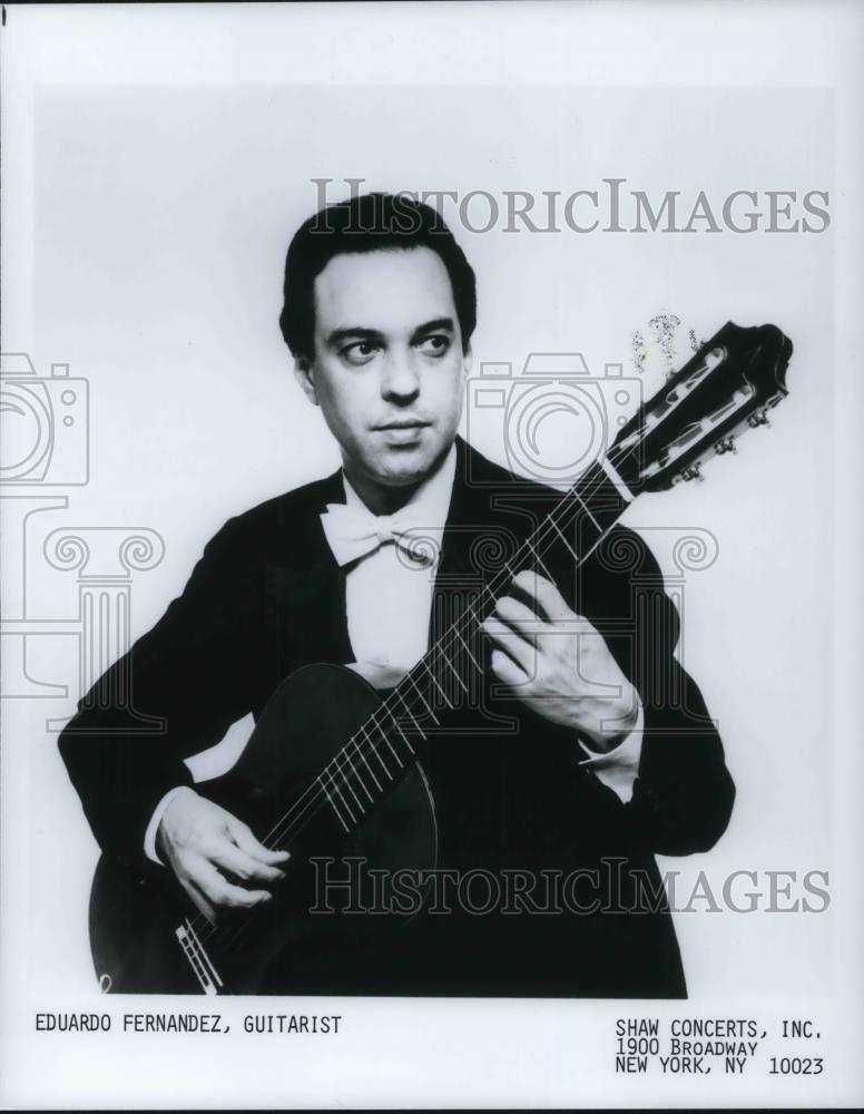 1992 Press Photo Eduardo Fernandez Guitarist - cvp12621 - Historic Images