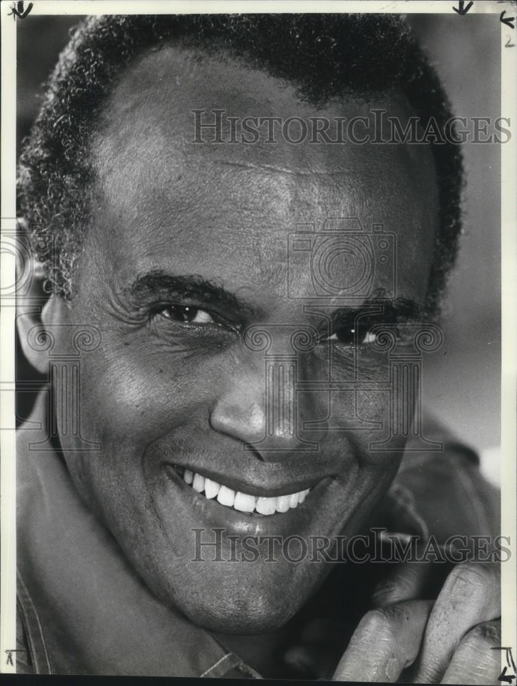 1981 Press Photo Harry Belafonte Singer Entertainer in New York City - cvp03429 - Historic Images
