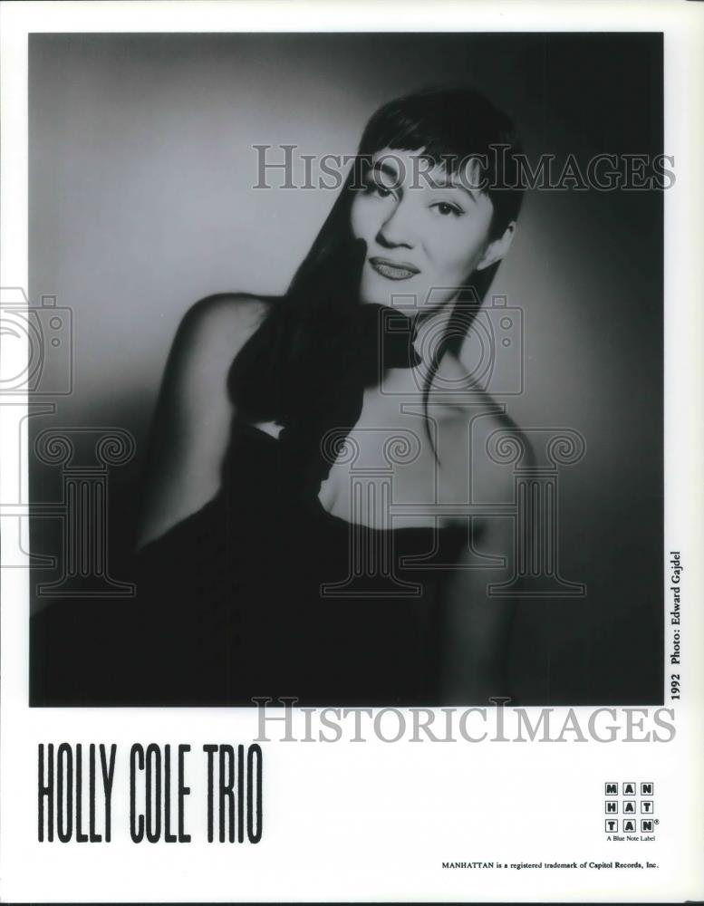 1992 Press Photo Holly Cole Musician - cvp07179 - Historic Images