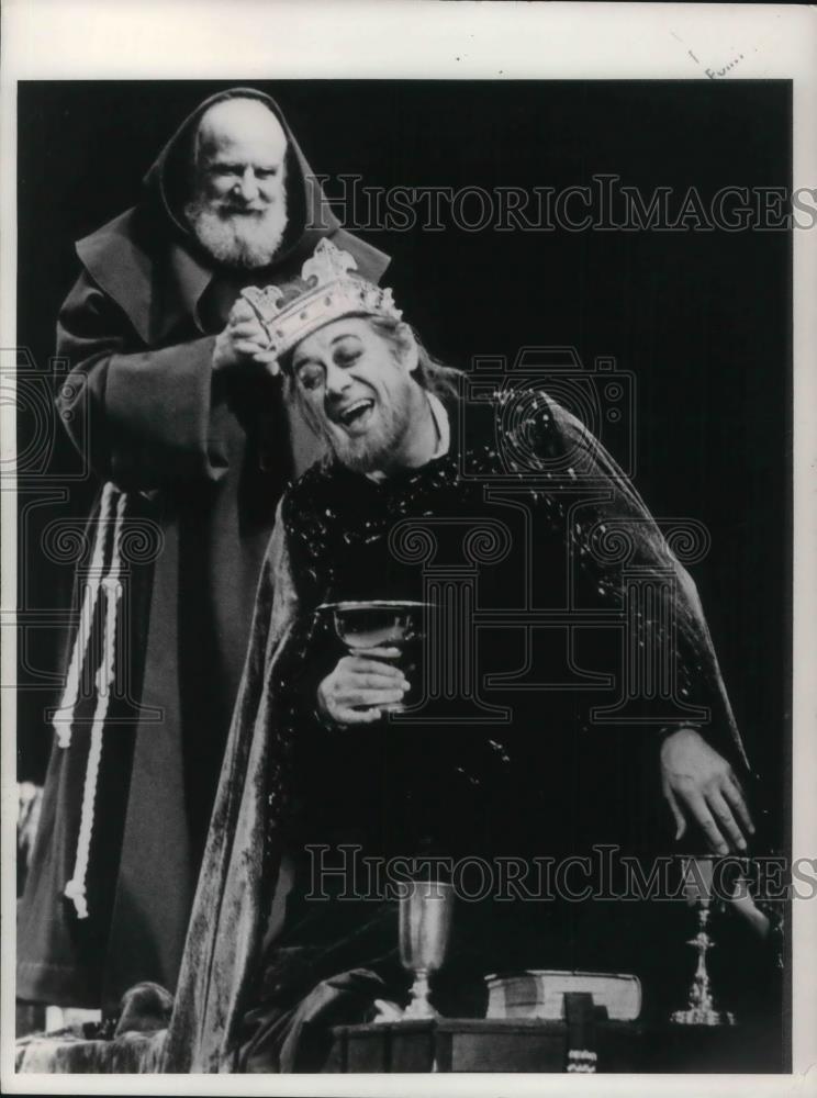 1973 Press Photo Rex Harrison and Douglas Seal in Emperor Henry IV - cvp16650 - Historic Images