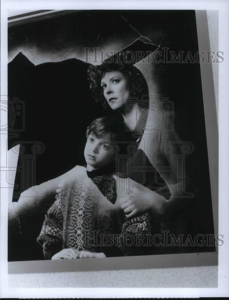 1990 Press Photo Elijah Wood Jobeth Williams in Child In The Nigjht - cvp18890 - Historic Images