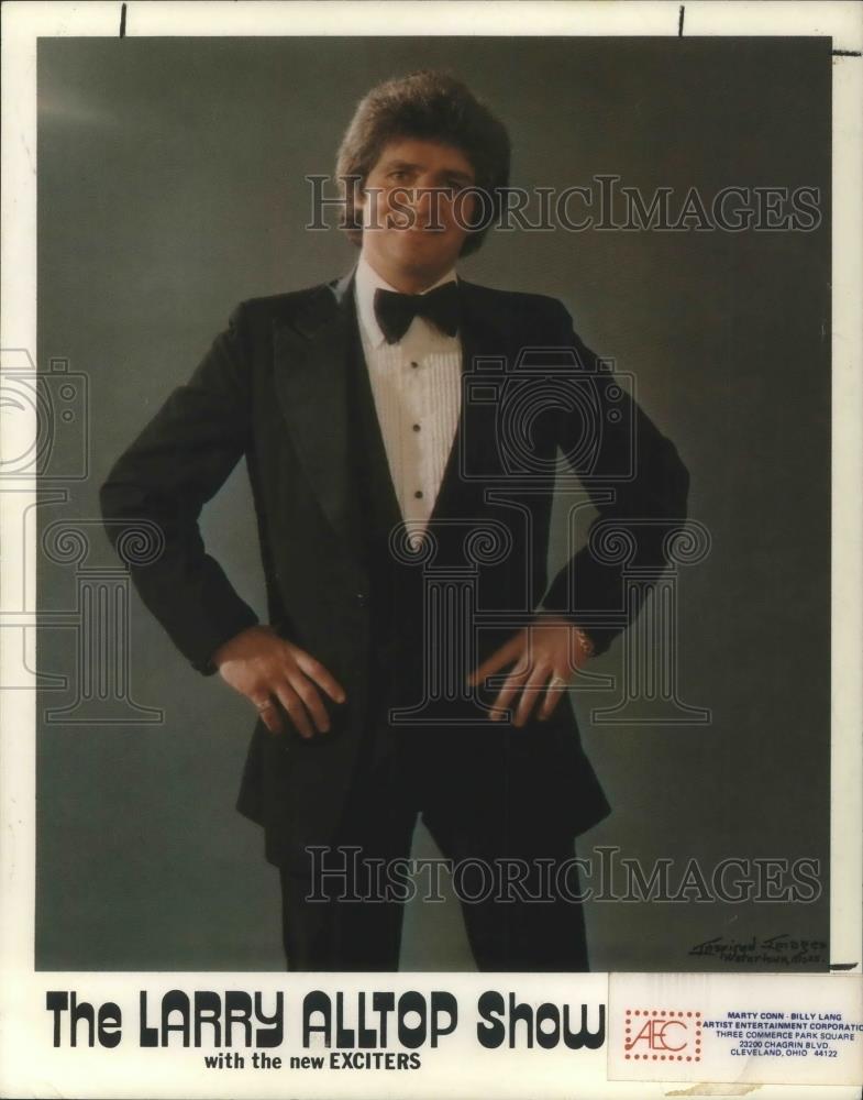 1991 Press Photo Larry Alltop host of The Larry Altop Show and the Exciters - Historic Images