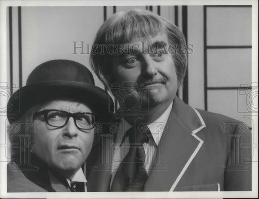 1977 Press Photo Bob Keeshan & Atre Johnson in Captain Kangaroo - cvp09379 - Historic Images
