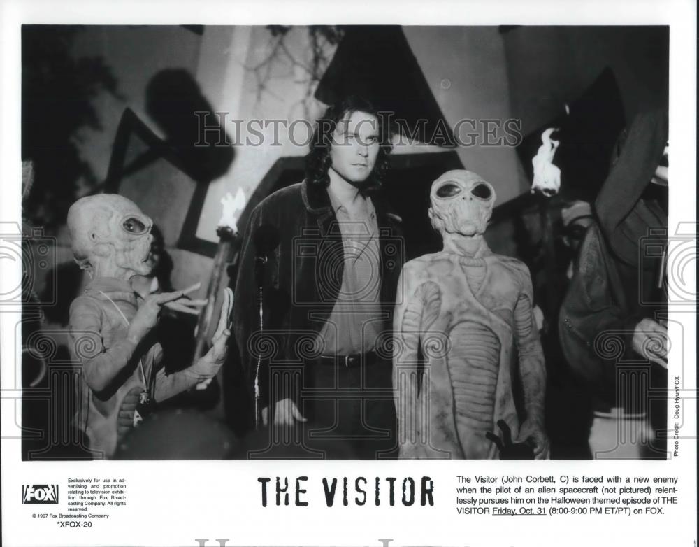 1997 Press Photo John Corbett stars in The Visitor Sci-Fi TV Series - cvp11466 - Historic Images