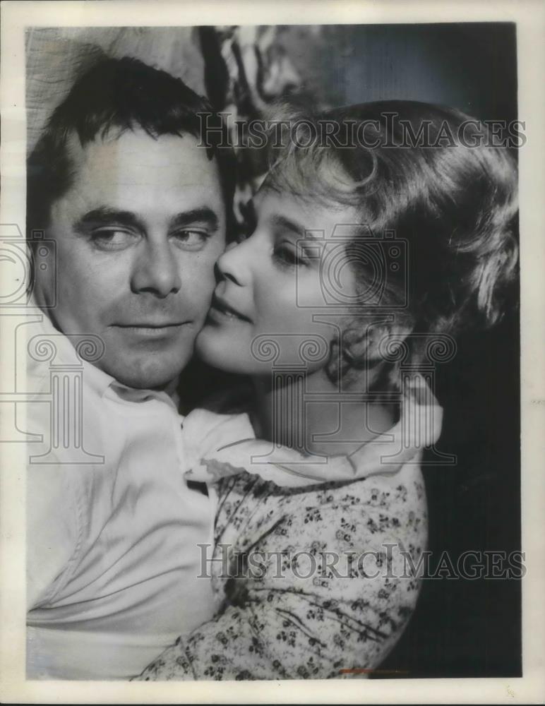 1961 Press Photo Glenn Ford and Maria Schell star in Cimarron - cvp14303 - Historic Images